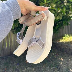 Teva metallic flatform